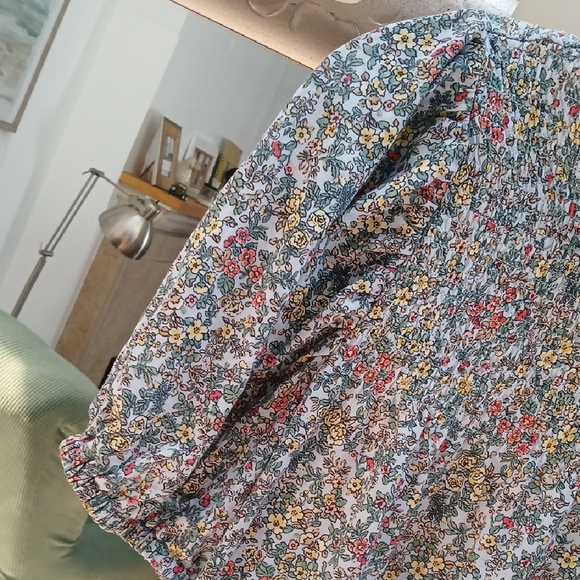 LOFT Green and Blue Floral Flutter Sleeve Blouse with Ruffled Peter Pan Collar - Picture 3 of 9